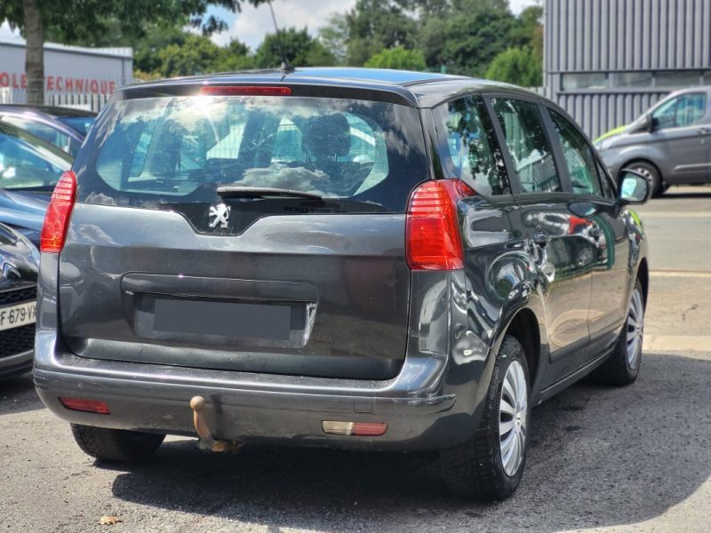 PEUGEOT 5008 1.6 HDi 115 cv - GARANTIE 12 mois - Active
