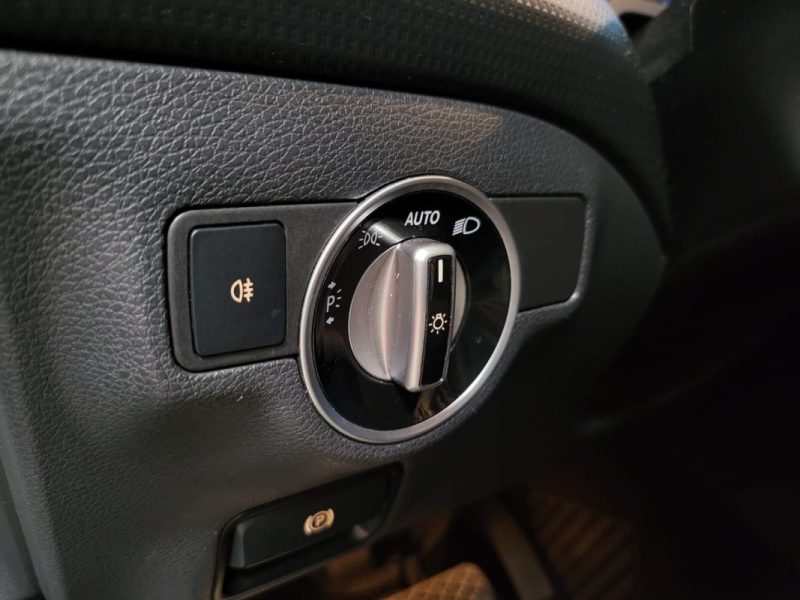 MERCEDES CLASSE A INSPIRATION 136cv 7G-DCT TOIT OUVRANT PANO /SIEGES CHAUFFANTS /CAMERA /ATTELAGE