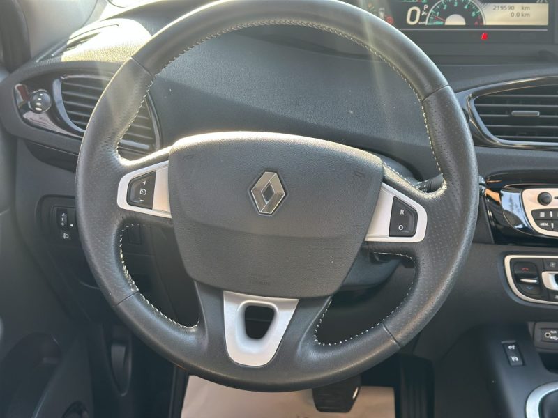 RENAULT SCÉNIC III 2012