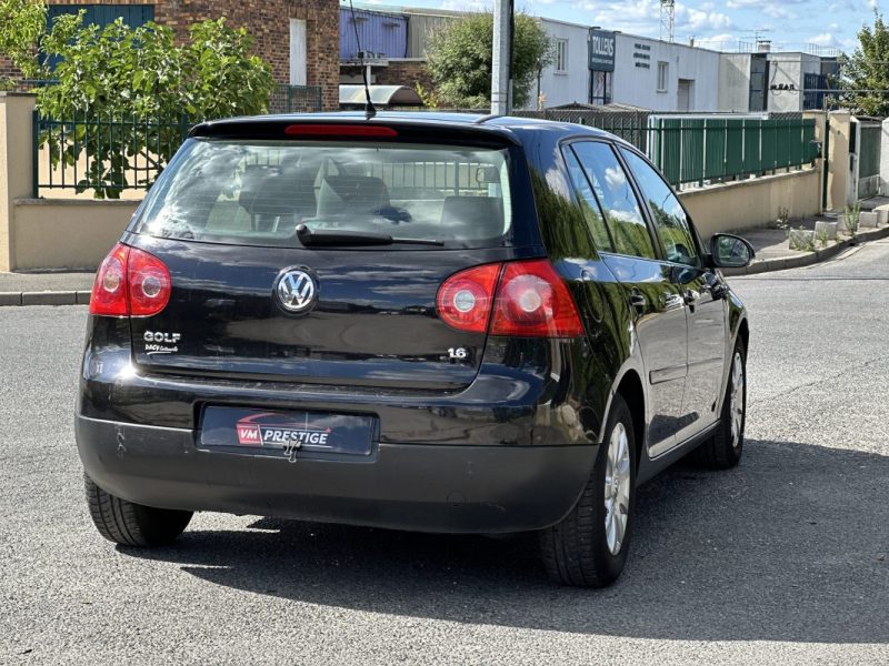 VOLKSWAGEN GOLF 0001