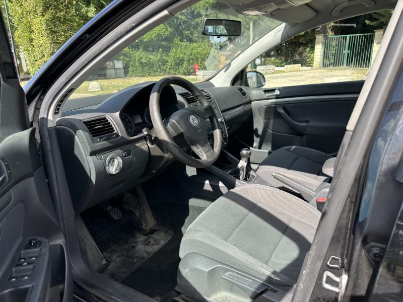 VOLKSWAGEN GOLF 0001