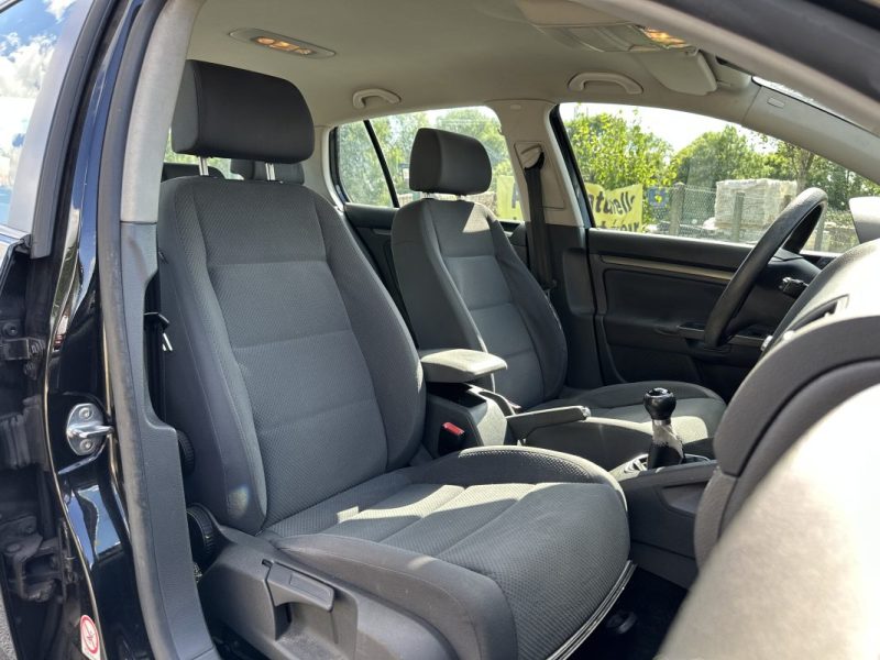 VOLKSWAGEN GOLF 0001