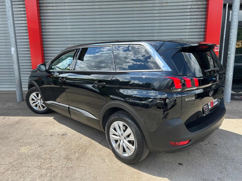 PEUGEOT 5008 2020