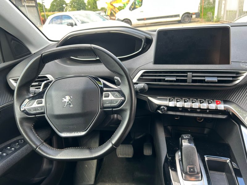 PEUGEOT 5008 2020