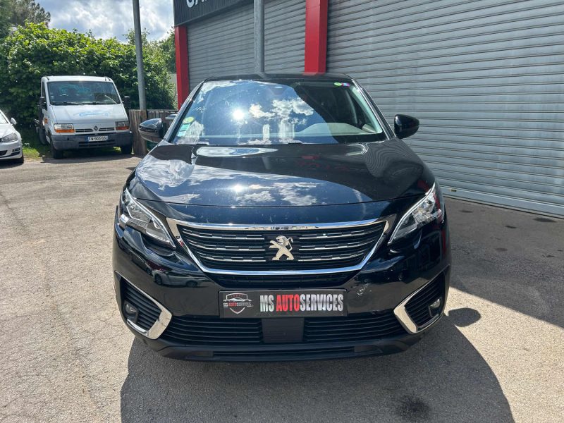 PEUGEOT 5008 2020