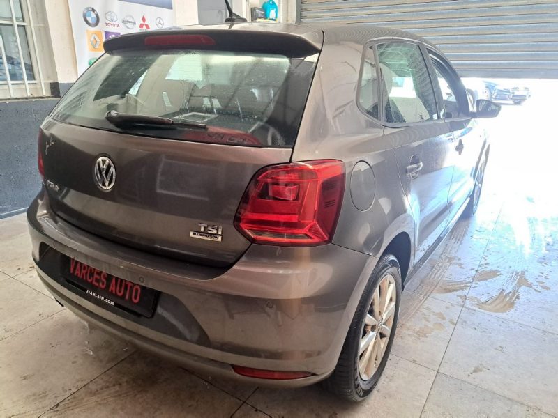 VOLKSWAGEN POLO 2015