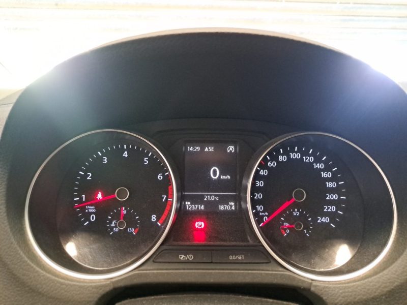 VOLKSWAGEN POLO 2015