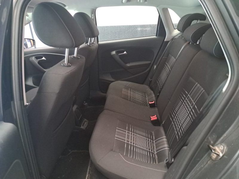 VOLKSWAGEN POLO 2015