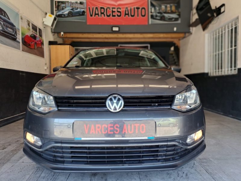 VOLKSWAGEN POLO 2015