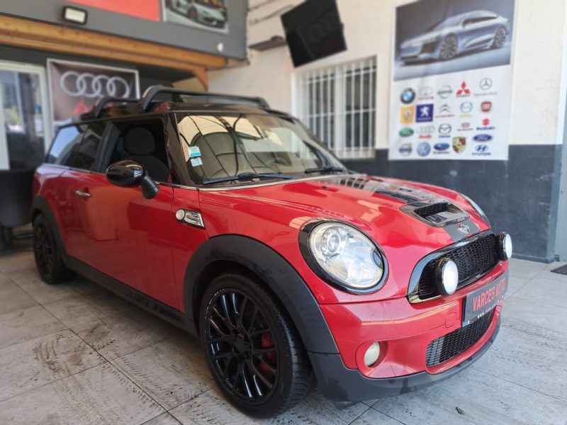 MINI CLUBMAN  JOHN COOPER WORKS 1.6 i 211 Cv BVM6 Toit Ouvrant Panoramique GPS BARRE DE TOIT