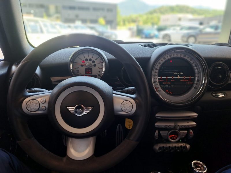 MINI CLUBMAN  JOHN COOPER WORKS 1.6 i 211 Cv BVM6 Toit Ouvrant Panoramique GPS BARRE DE TOIT