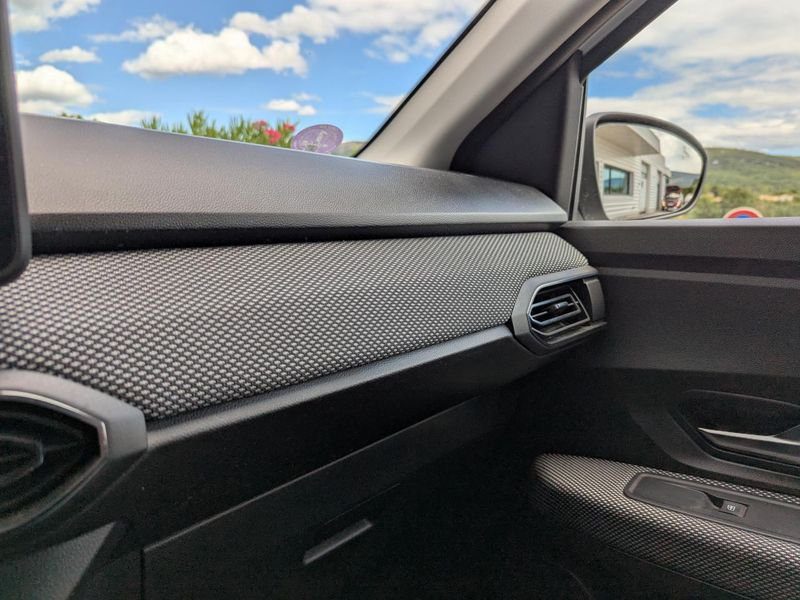 Dacia Sandero 1.0 SCe - 65 III BERLINE Essentiel