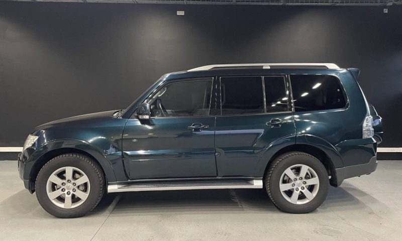 MITSUBISHI PAJERO 3.2 DI-D  2008