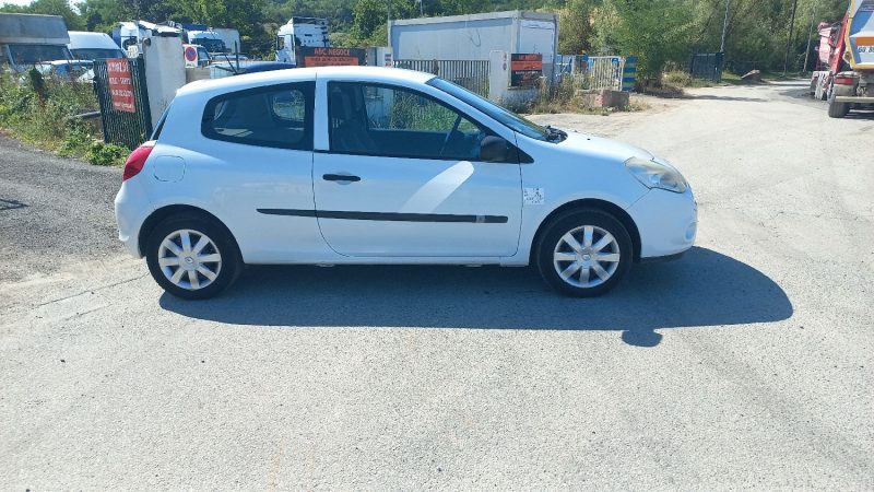 RENAULT CLIO 1ER MAIN TVA 2011