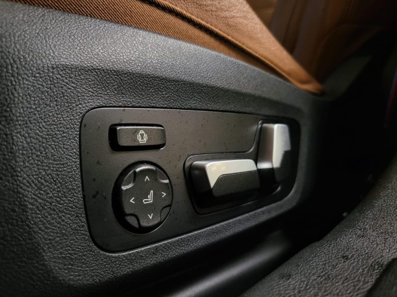 BMW SERIE 3 330E 292ch M-SPORT X DRIVE G20 / TOIT OUVRANT + CAMERA 360° + CUIR COMPLET + TETE HAUTE 