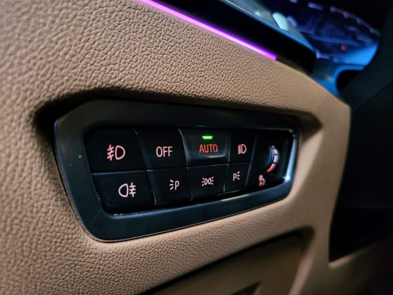 BMW SERIE 3 330E 292ch M-SPORT X DRIVE G20 / TOIT OUVRANT + CAMERA 360° + CUIR COMPLET + TETE HAUTE 