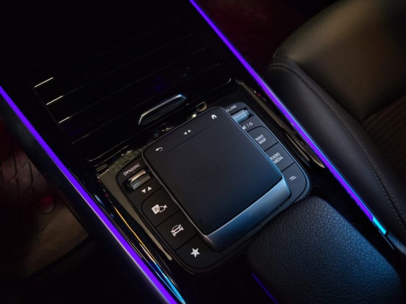 MERCEDES EQA 250 190CV PROGRESSIVE LINE / SUIVI MERCEDES / LUMIERE D'AMBIANCE / CAMERA DE RECUL / HA