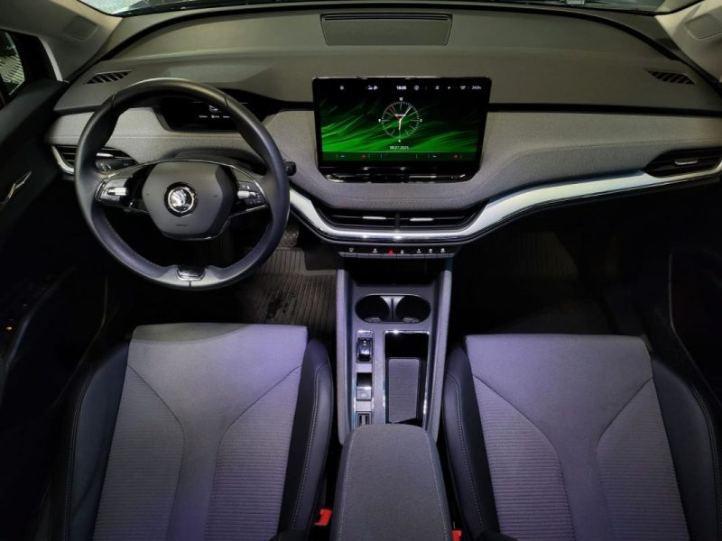 SKODA ENYAQ iV60 180ch / TOIT PANO / LUMIERE D'AMBIANCE / CAMERA DE RECUL / CARPLAY 