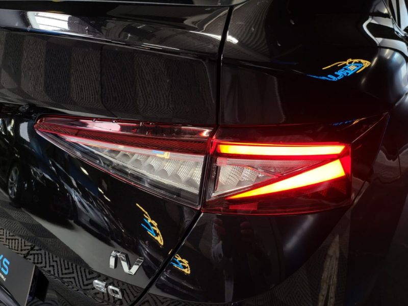 SKODA ENYAQ iV60 180ch / TOIT PANO / LUMIERE D'AMBIANCE / CAMERA DE RECUL / CARPLAY 