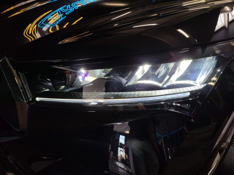 SKODA ENYAQ iV60 180ch / TOIT PANO / LUMIERE D'AMBIANCE / CAMERA DE RECUL / CARPLAY 