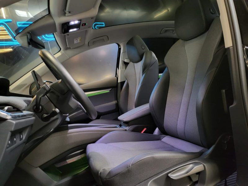 SKODA ENYAQ iV60 180ch / TOIT PANO / LUMIERE D'AMBIANCE / CAMERA DE RECUL / CARPLAY 