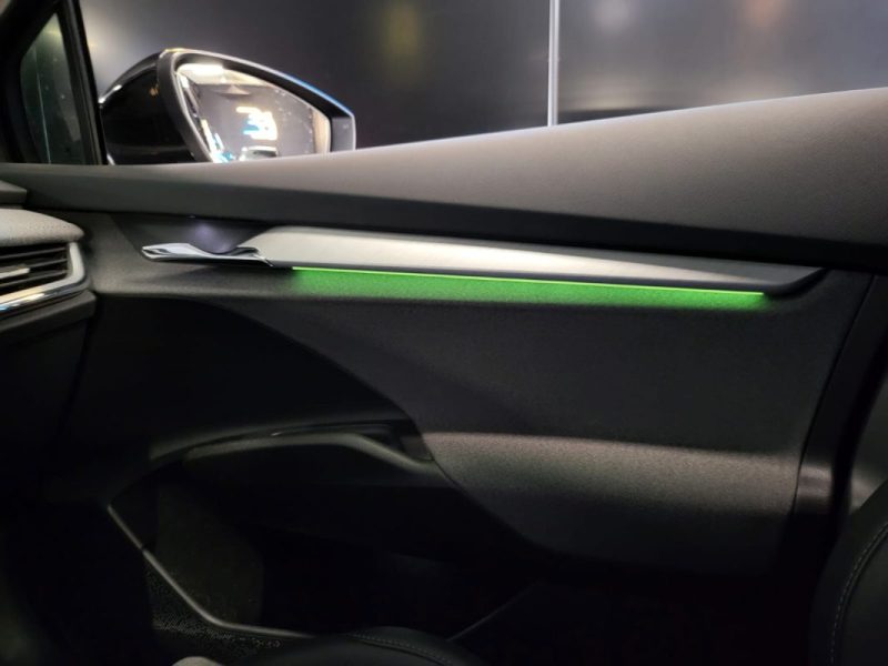 SKODA ENYAQ iV60 180ch / TOIT PANO / LUMIERE D'AMBIANCE / CAMERA DE RECUL / CARPLAY 