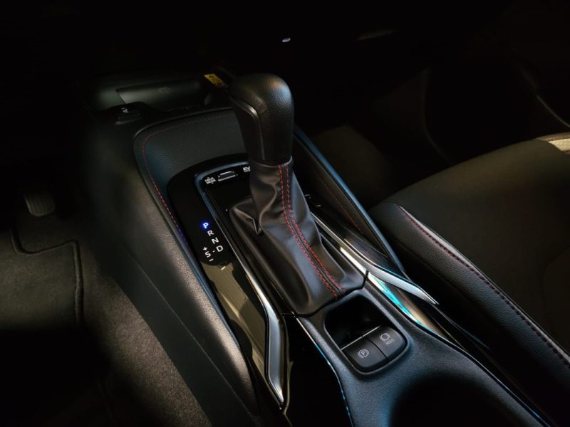 TOYOTA COROLLA 2.0 196ch GR Sport / CAMERA DE RECUL / SIEGES CHAUFFANTS / CARPLAY / SUIVI TOYOTA 