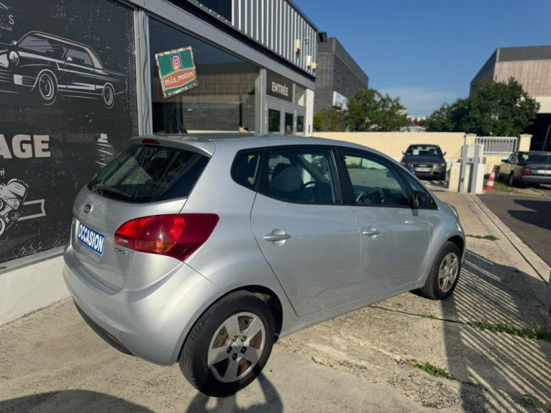KIA VENGA 2011