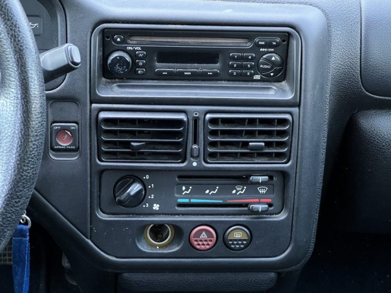 PEUGEOT 106 FRAIS A PREVOIR / VENTE EN ETAT - 1.1 60 Cv COLOR LINE