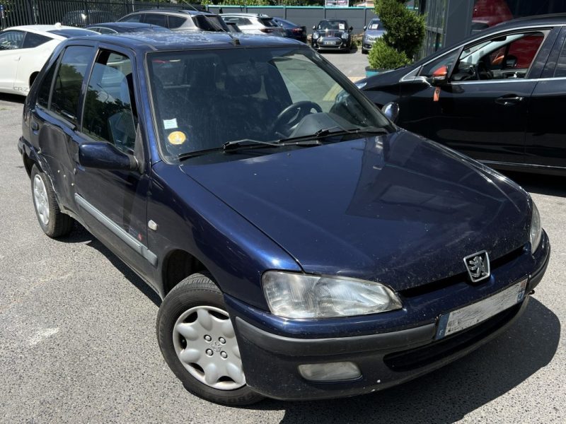 PEUGEOT 106 FRAIS A PREVOIR / VENTE EN ETAT - 1.1 60 Cv COLOR LINE