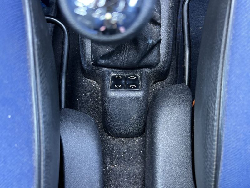 PEUGEOT 106 FRAIS A PREVOIR / VENTE EN ETAT - 1.1 60 Cv COLOR LINE