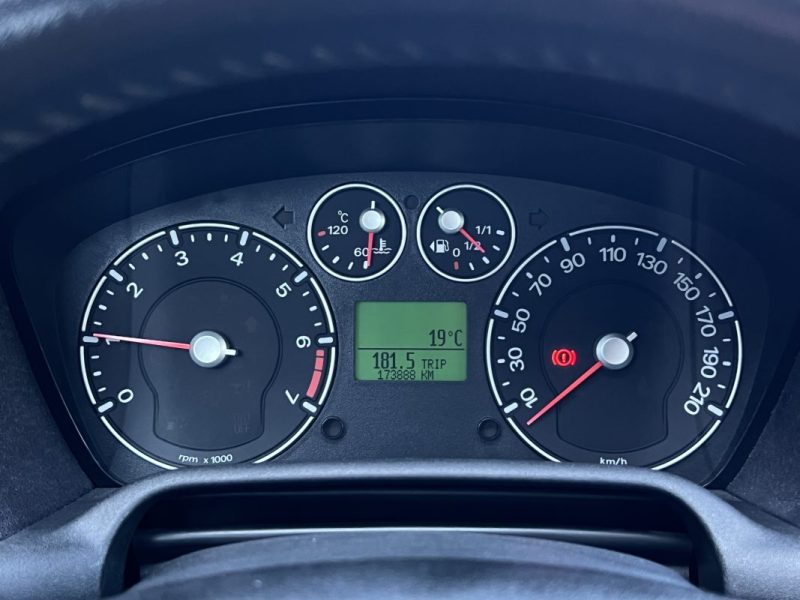 FORD FUSION 1.6 100 Cv CLIMATISATION AUTO BLUETOOTH PAIEMENT 4x CV POSSIBLE - GARANTIE 1 AN