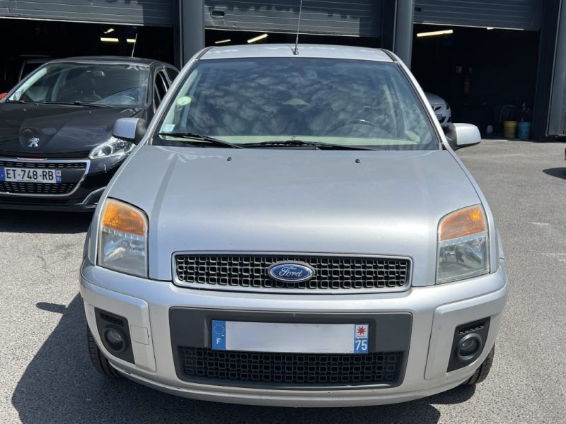 FORD FUSION 1.6 100 Cv CLIMATISATION AUTO BLUETOOTH PAIEMENT 4x CV POSSIBLE - GARANTIE 1 AN
