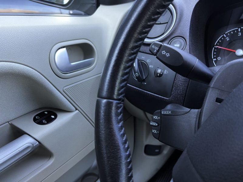 FORD FUSION 1.6 100 Cv CLIMATISATION AUTO BLUETOOTH PAIEMENT 4x CV POSSIBLE - GARANTIE 1 AN