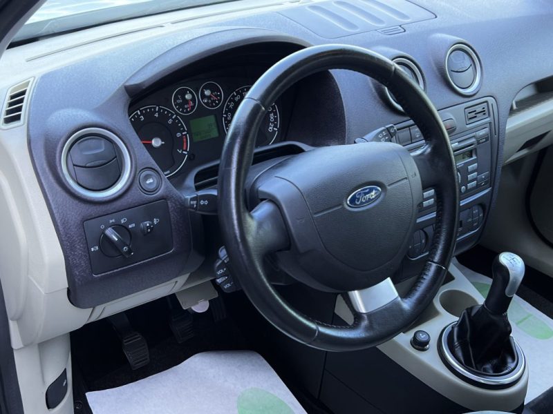 FORD FUSION 1.6 100 Cv CLIMATISATION AUTO BLUETOOTH PAIEMENT 4x CV POSSIBLE - GARANTIE 1 AN