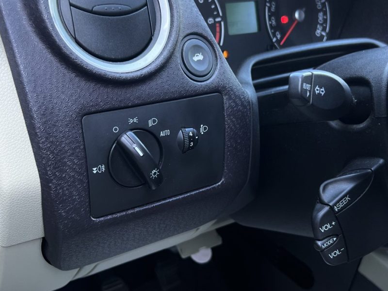 FORD FUSION 1.6 100 Cv CLIMATISATION AUTO BLUETOOTH PAIEMENT 4x CV POSSIBLE - GARANTIE 1 AN