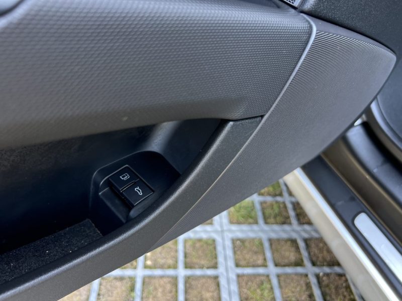 AUDI TT COUPE S-LINE 2.0 TFSI 200 Cv APPLE CARPLAY & ANDROID / INTERIEUR CUIR GPS - GARANTIE 1 AN