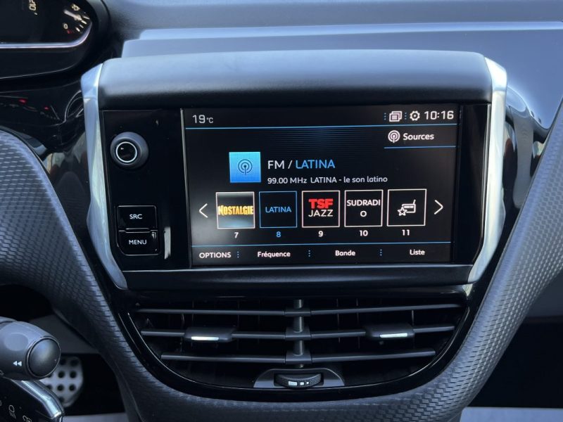 PEUGEOT 208 PHASE 2 ROLLAND GAROS 1.2 110 Cv BOITE AUTO / APPLE CARPLAY & ANDROID - GARANTIE 1 AN