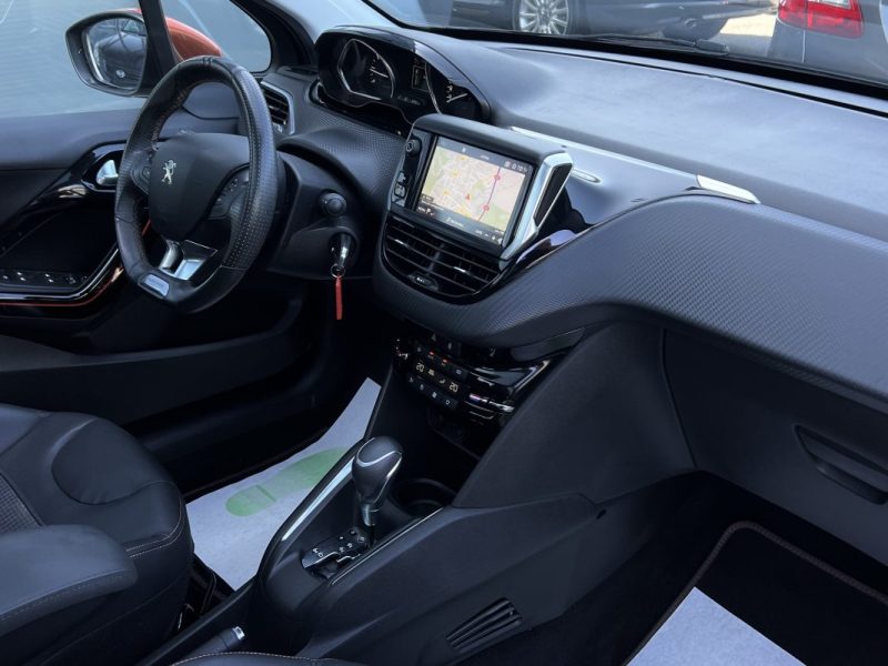 PEUGEOT 208 PHASE 2 ROLLAND GAROS 1.2 110 Cv BOITE AUTO / APPLE CARPLAY & ANDROID - GARANTIE 1 AN