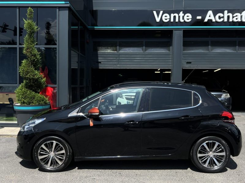PEUGEOT 208 PHASE 2 ROLLAND GAROS 1.2 110 Cv BOITE AUTO / APPLE CARPLAY & ANDROID - GARANTIE 1 AN