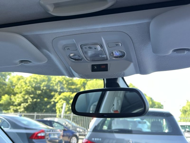 PEUGEOT 208 PHASE 2 ROLLAND GAROS 1.2 110 Cv BOITE AUTO / APPLE CARPLAY & ANDROID - GARANTIE 1 AN