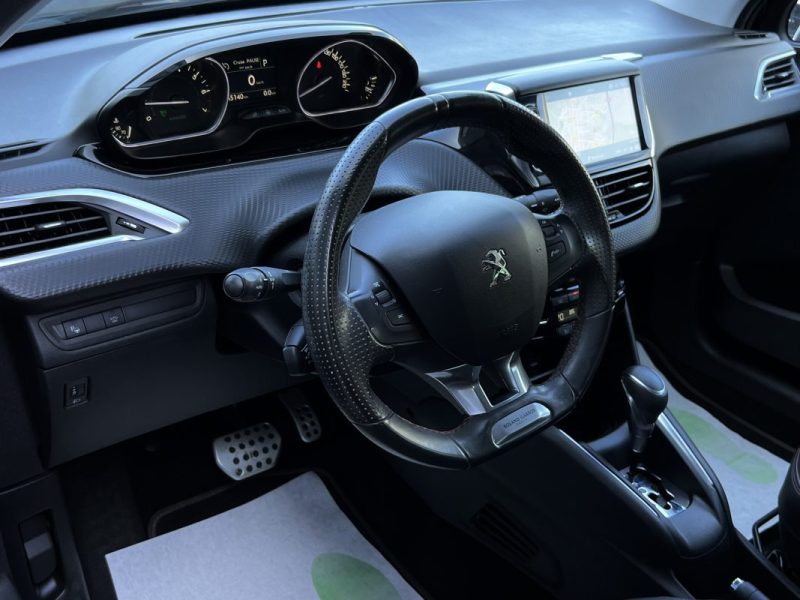 PEUGEOT 208 PHASE 2 ROLLAND GAROS 1.2 110 Cv BOITE AUTO / APPLE CARPLAY & ANDROID - GARANTIE 1 AN