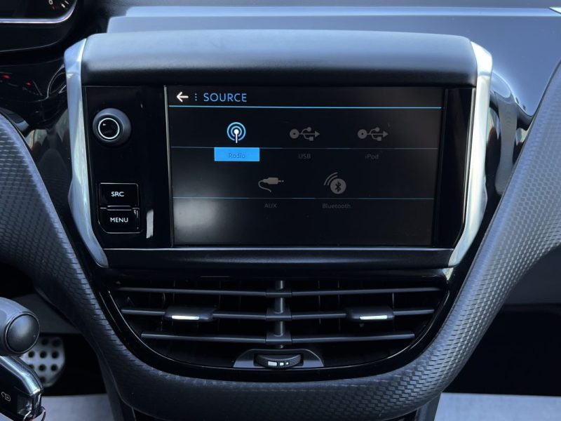 PEUGEOT 208 PHASE 2 ROLLAND GAROS 1.2 110 Cv BOITE AUTO / APPLE CARPLAY & ANDROID - GARANTIE 1 AN