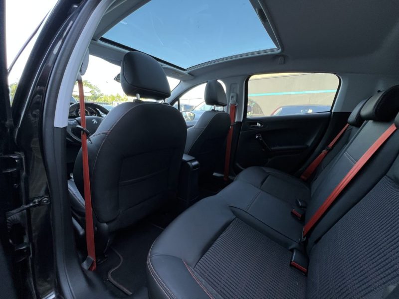 PEUGEOT 208 PHASE 2 ROLLAND GAROS 1.2 110 Cv BOITE AUTO / APPLE CARPLAY & ANDROID - GARANTIE 1 AN