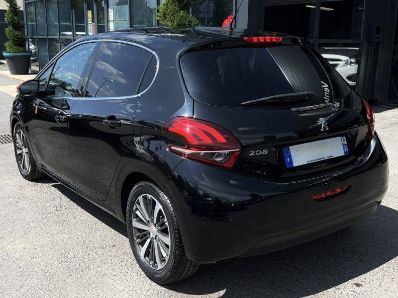 PEUGEOT 208 PHASE 2 ROLLAND GAROS 1.2 110 Cv BOITE AUTO / APPLE CARPLAY & ANDROID - GARANTIE 1 AN