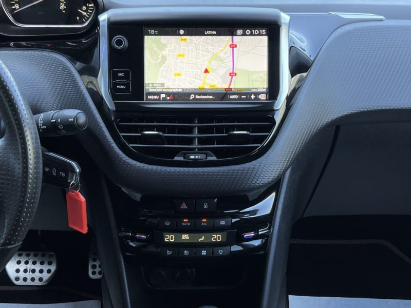 PEUGEOT 208 PHASE 2 ROLLAND GAROS 1.2 110 Cv BOITE AUTO / APPLE CARPLAY & ANDROID - GARANTIE 1 AN