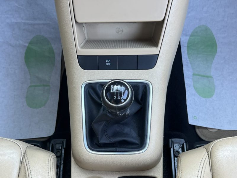 VOLKSWAGEN GOLF 5 V PLUS CARAT 2.0 TDI 136 Cv INTERIEUR CUIR REGULATEUR BLUETOOTH - GARANTIE 1 AN