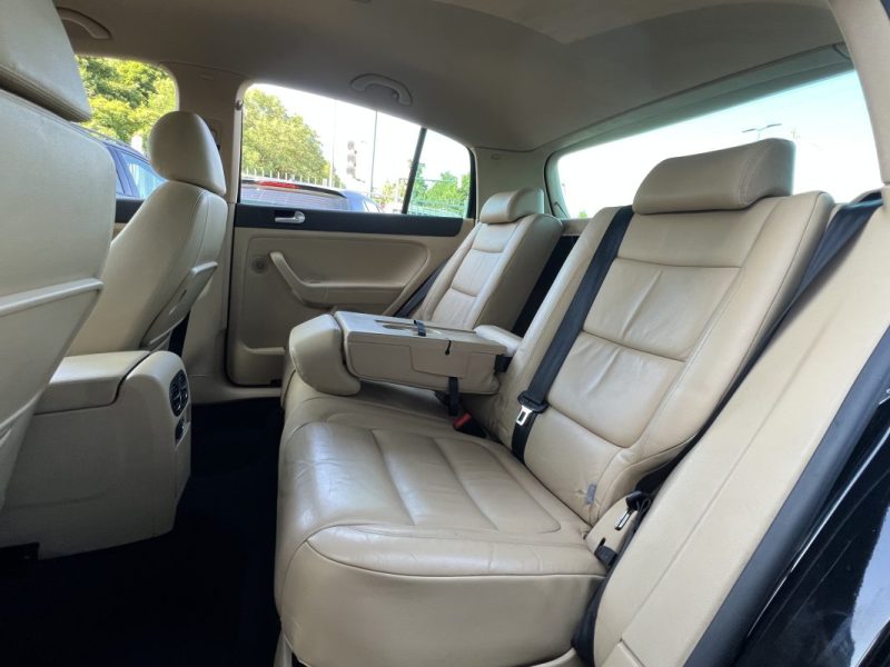 VOLKSWAGEN GOLF 5 V PLUS CARAT 2.0 TDI 136 Cv INTERIEUR CUIR REGULATEUR BLUETOOTH - GARANTIE 1 AN