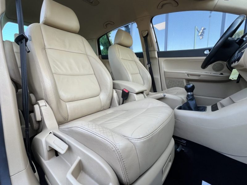 VOLKSWAGEN GOLF 5 V PLUS CARAT 2.0 TDI 136 Cv INTERIEUR CUIR REGULATEUR BLUETOOTH - GARANTIE 1 AN