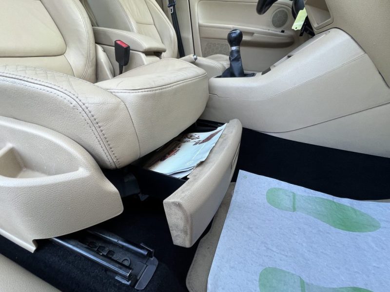 VOLKSWAGEN GOLF 5 V PLUS CARAT 2.0 TDI 136 Cv INTERIEUR CUIR REGULATEUR BLUETOOTH - GARANTIE 1 AN